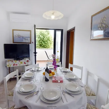 Danica 6-2 By Interhome Umag